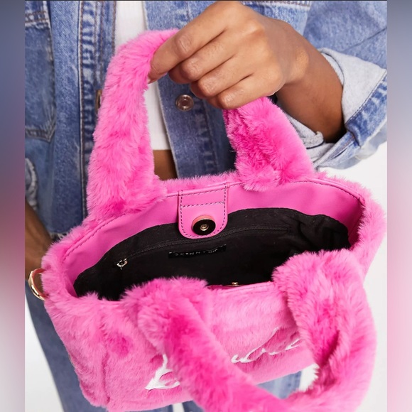 Skinnydip x Barbie Pink Plush Fluffy Convertible Crossbody/Tote Bag 💖 - Picture 8 of 10
